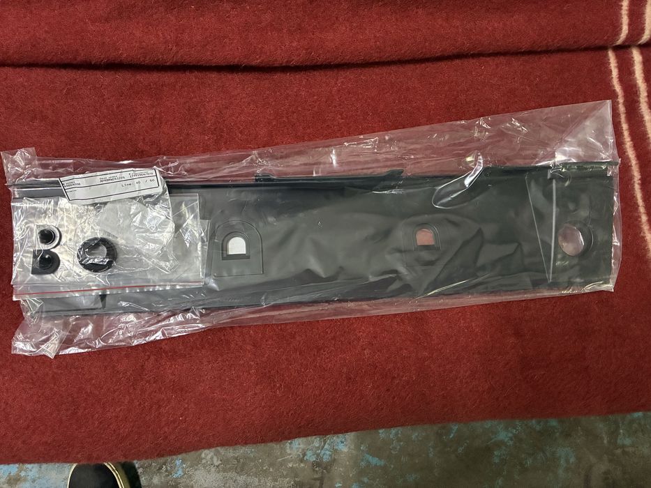 БМВ Е34 бленда М5 оригинал BMW GROUP