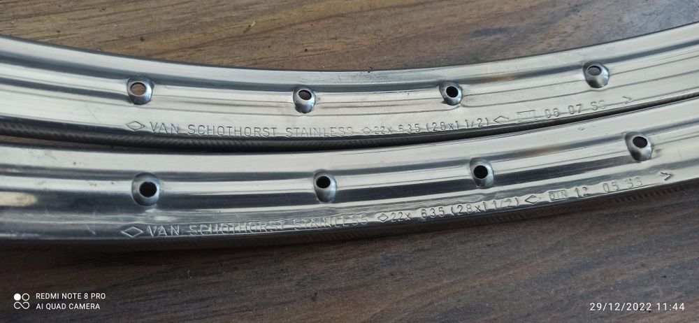 Pereche jante Inox și anvelope noi 28X1 1/2 Tohan noi