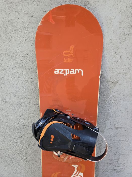 Vând snowboard wedze