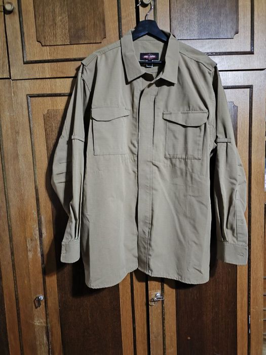 Мужская куртка цвета хаки52-54