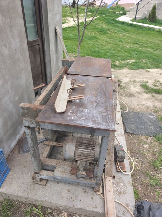 Abric și circular in perfecta stare de functionare