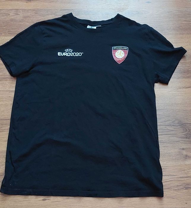 Футболни екипи различни видове