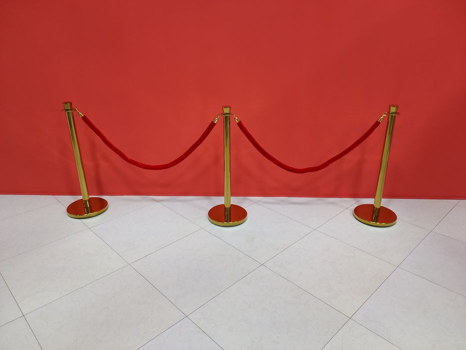 Президентские стойки канатные Ограждения ленточные ограничител лентой