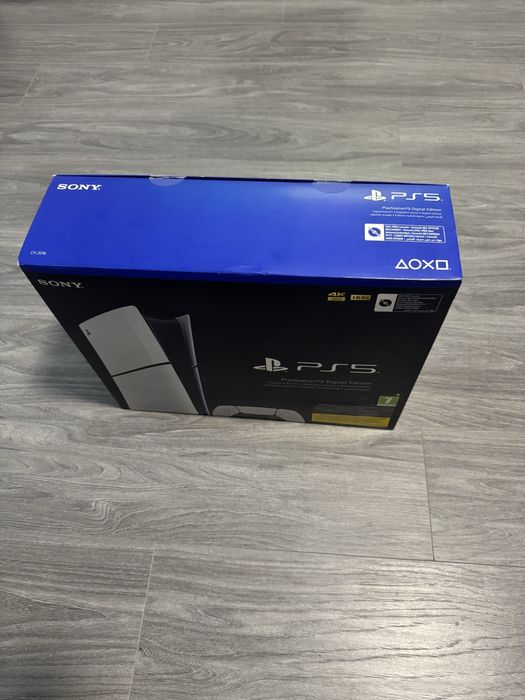 Playstation 5 Slim, Digital Edition, 1TB SSD + 2 контролера