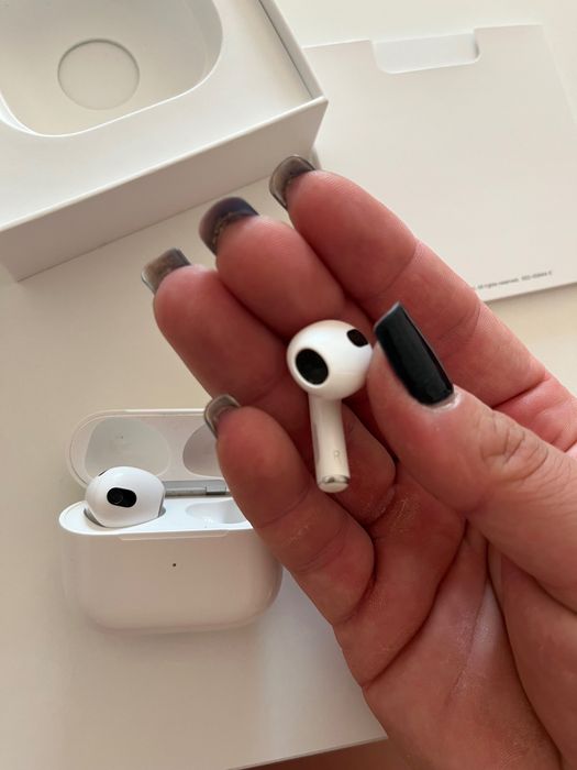 Продавам слушалки AirPods 3