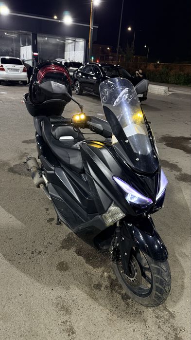 Yamaha T Max ultra 175cc skuter
