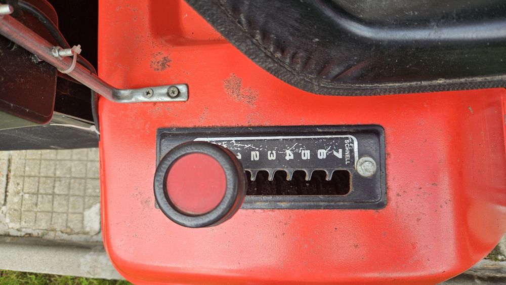 Трактор косачка със снегорин