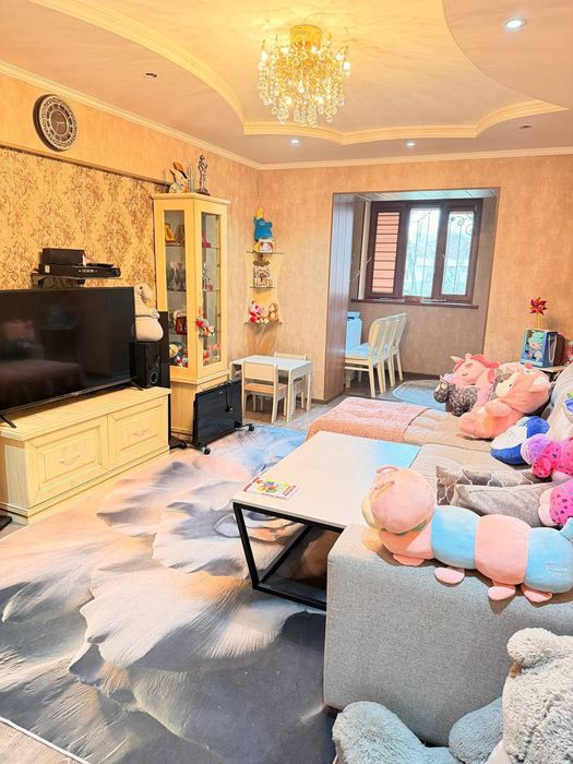 Срочно Продам квартиру Чиланзар 5. Хамза метро.  3х комнатная