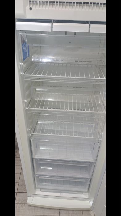 Продается морозилка Индезит б/у