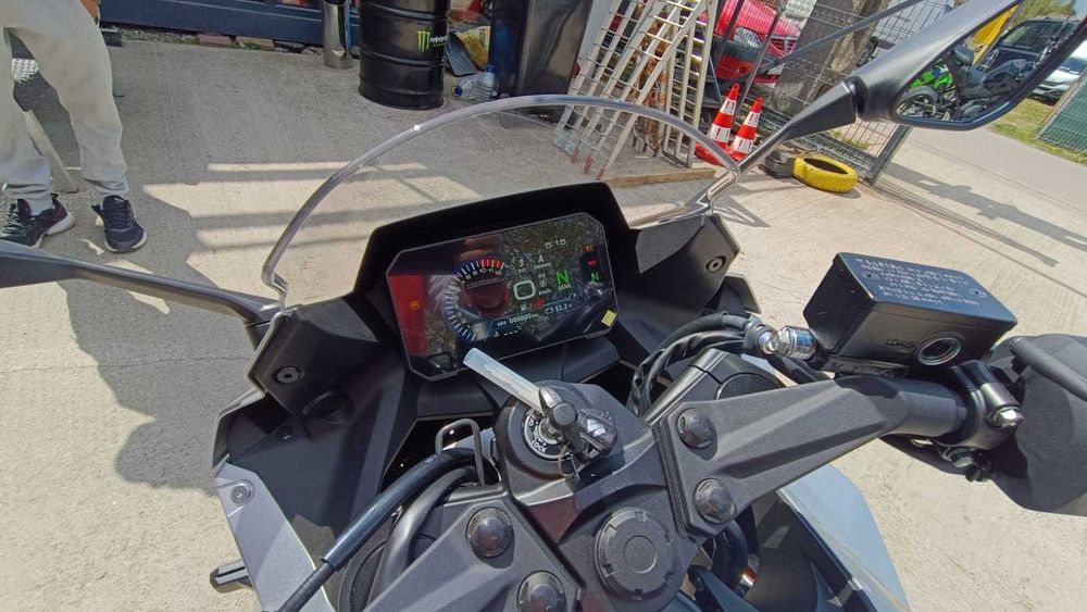 Suzuki GSX-8R nou 0 km-livrare prin EST BIKE Campina