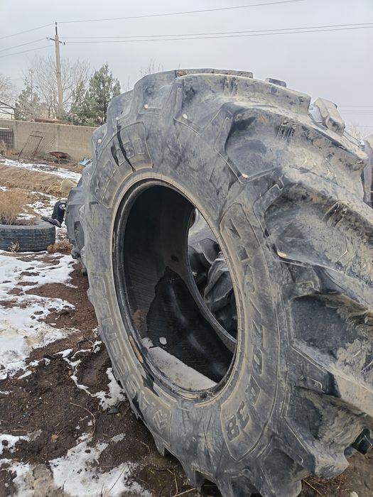 710 70R38 Болон сотилади холати 90 %янги Нархи 13 мл келишамиз