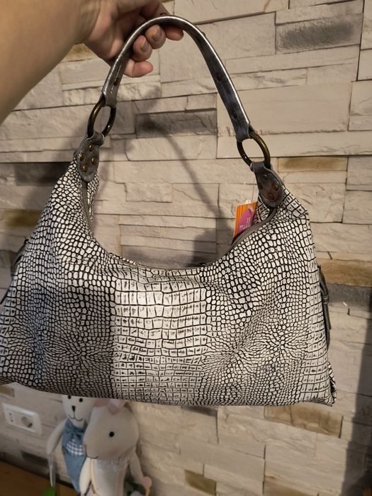 Geanta Milli noua cu eticheta