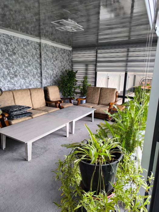 shaharda 12 sotuxli hovlili uy, 5 xonali, barcha sharoitga ega