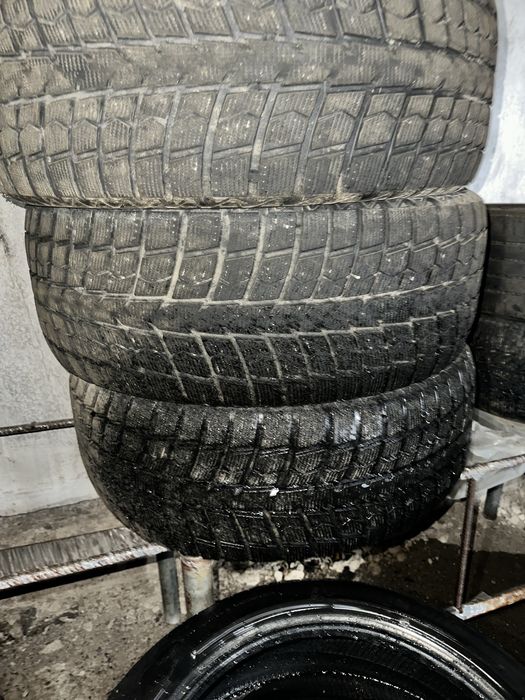 285/50/20    215/55/17