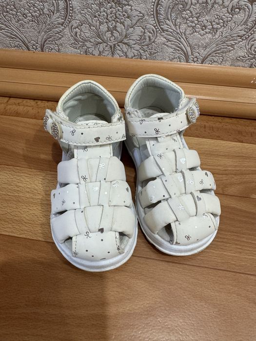 Сандали детские