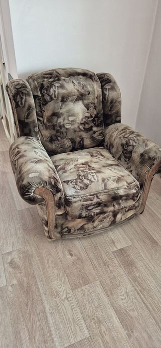 Отдам  кресло хорошее