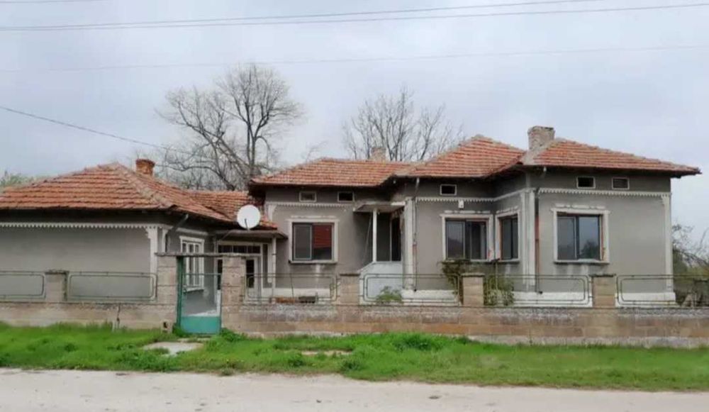 Едноетажна къща в село Секулово