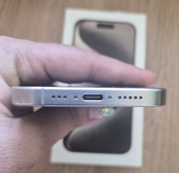 iPhone 15 Pro Natural Titanium 256GB
Natural Titanium