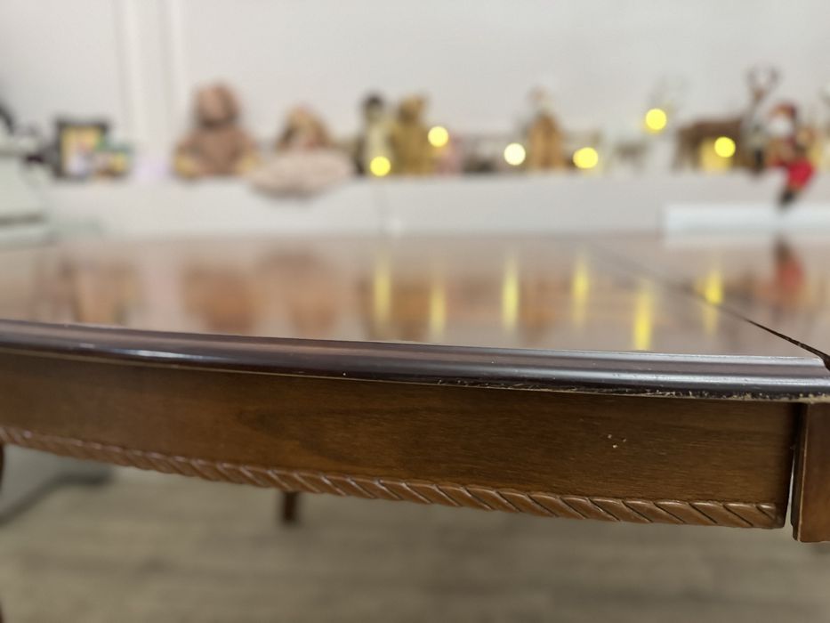 Продаем стол деревянный