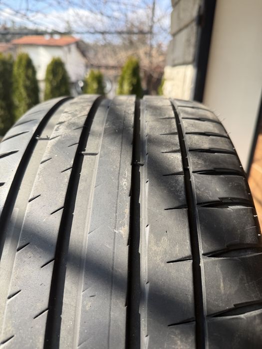 Michelin Pilot Sport 4