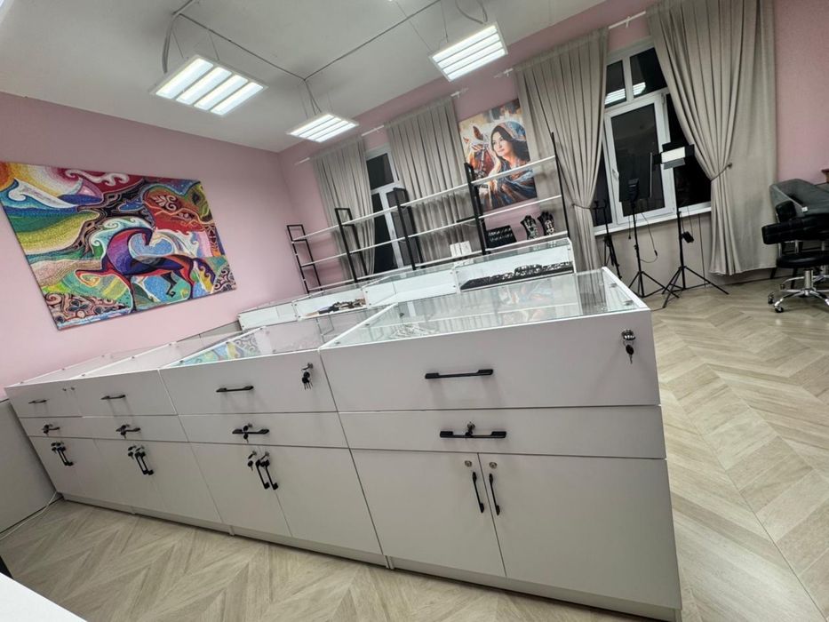 Стеллаж с полкой продается