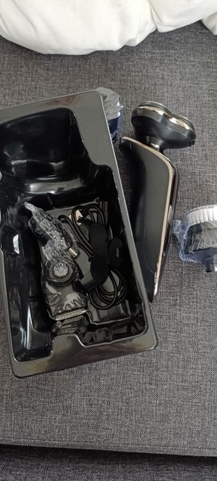 Aparat de ras multifunctional