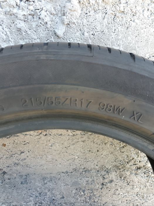 продам шины для камри.