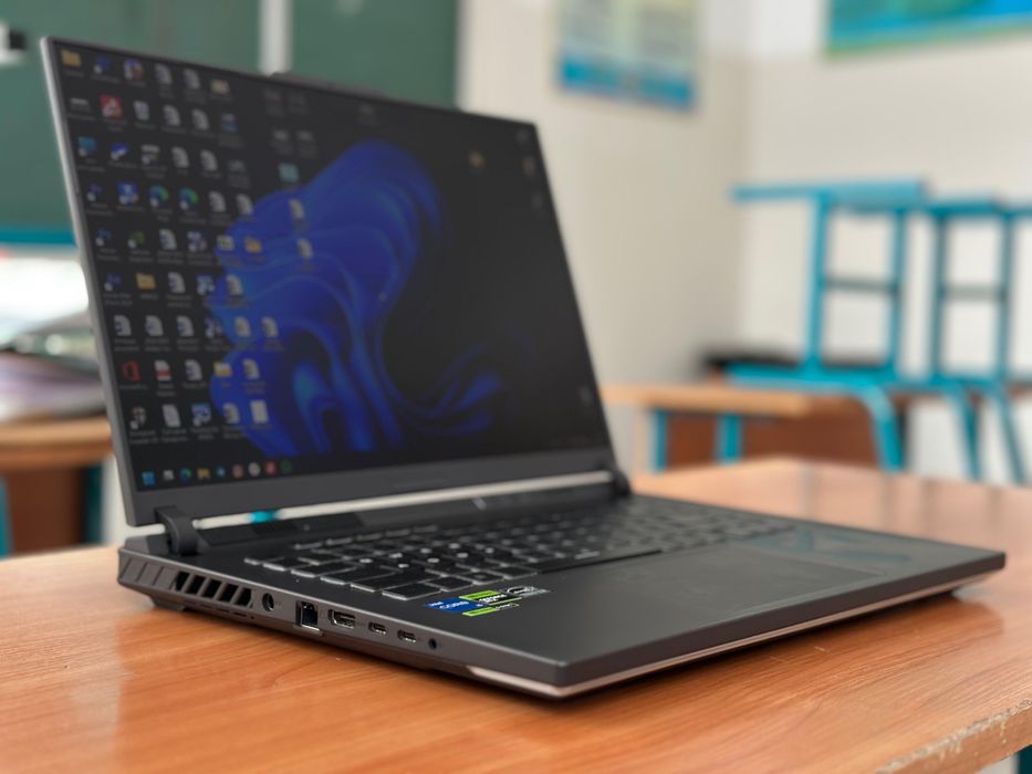 Игровой ноутбук Asus ROG STRX