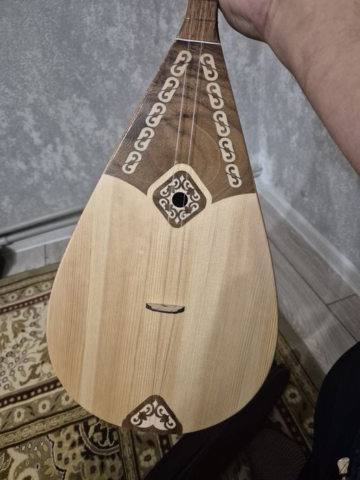 Дамбыра инструмент