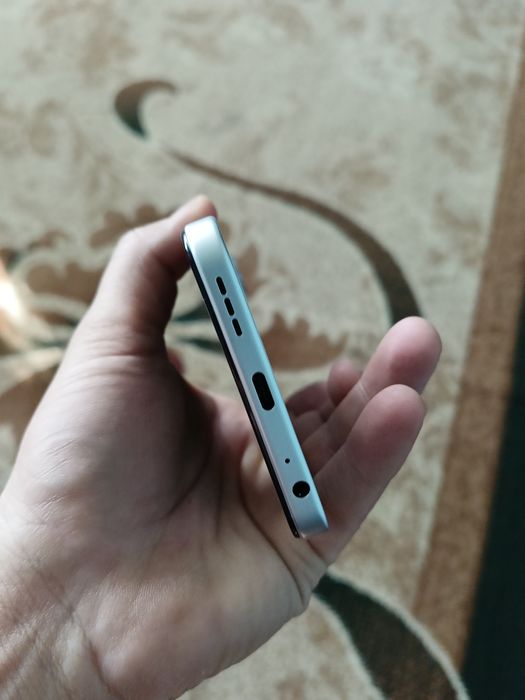 Срочно продам телефон