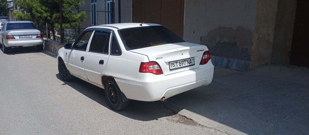Нексия 2 сотилади