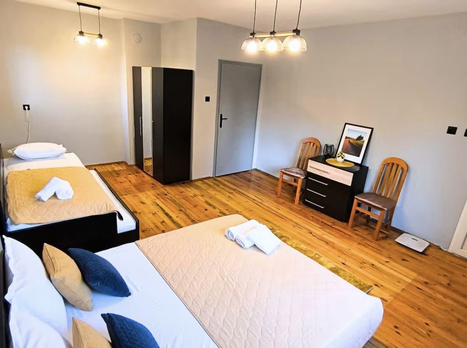 Просторна къща под наем в Костинброд