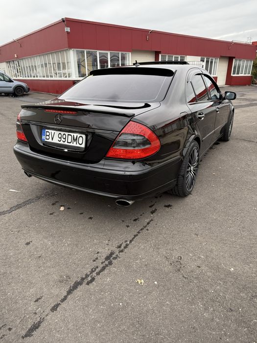 Mercedes e class w211