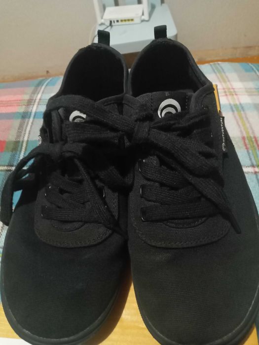 Кроссовки Outventure