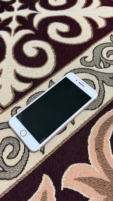 Айфон 7+.