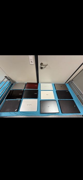Lot 49 Laptop uri