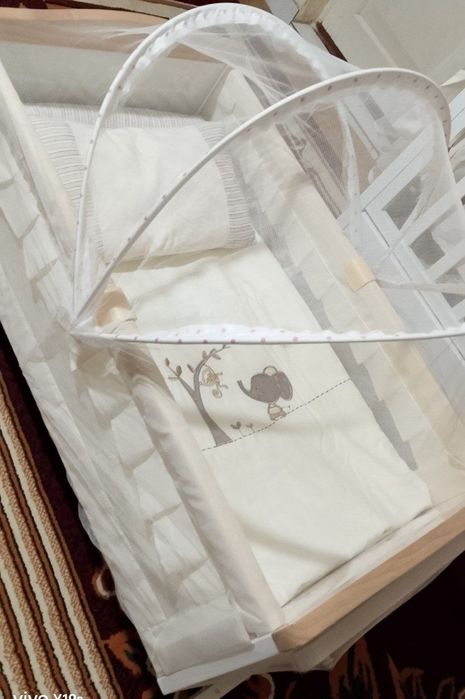 Yosh Bolalar karovati yangi