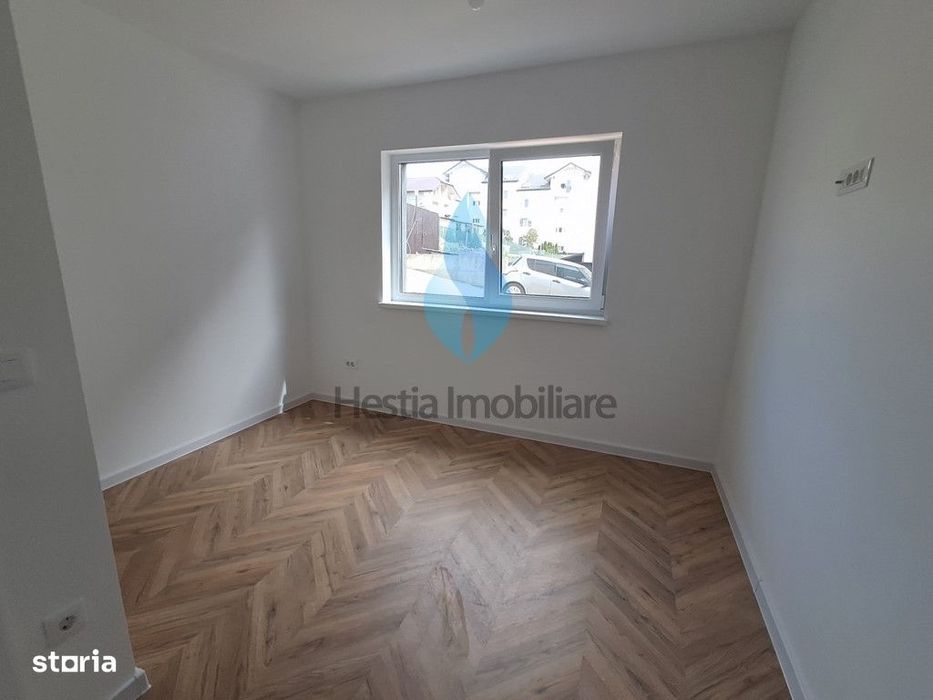 Apartament cu trei camere, capat Pacurari, bloc nou.