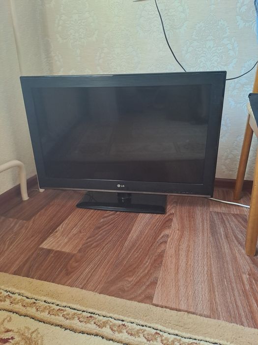 Продам жк телевизор