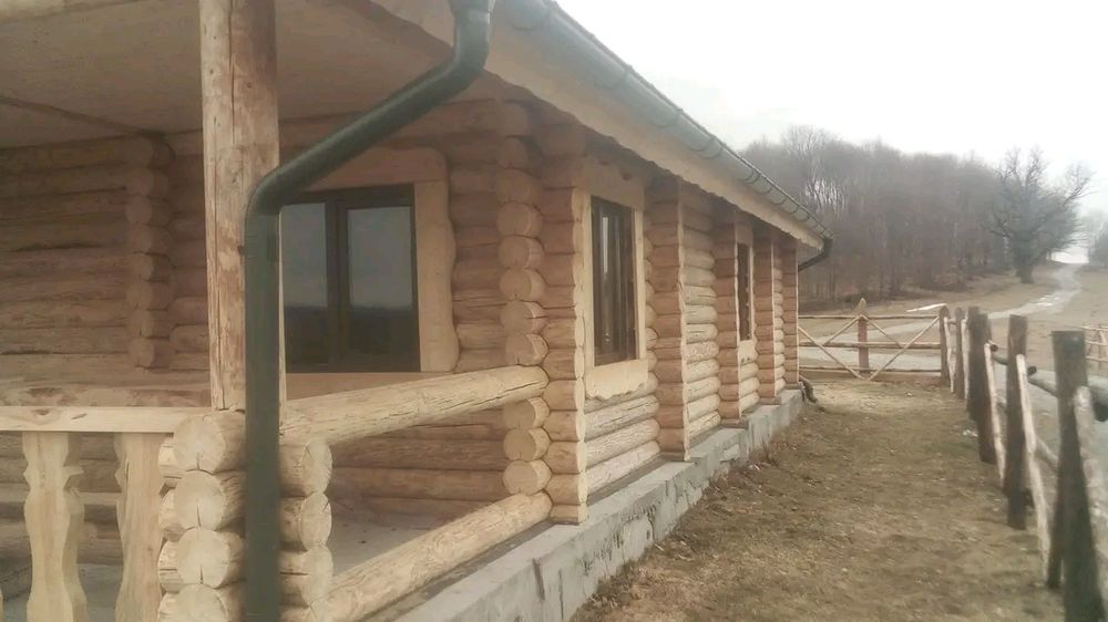 Casute de gradina si cabane din lemn rotund calibrat.