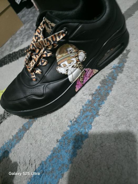 Vând adidasi skechers in colaborare cu snoop dog