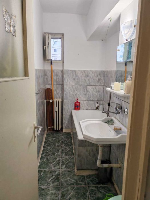 Inchiriez Garsoniera  Decomandata-Ploiesti Republicii Caraiman-LIBERA