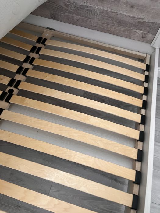 Продам двух спальную кравать