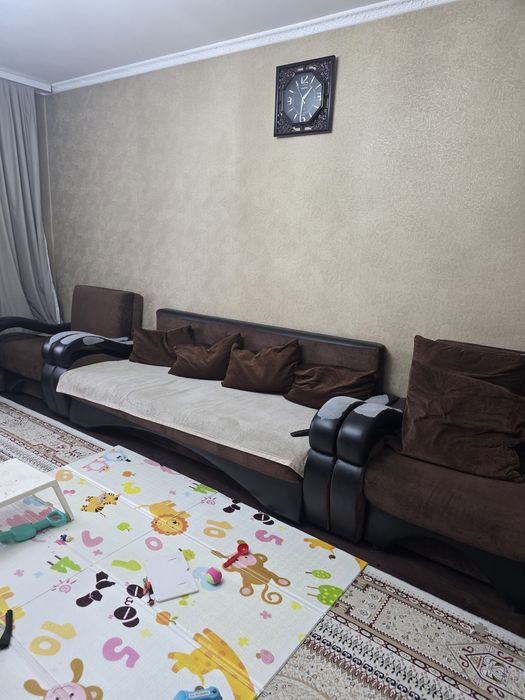 Продам диван с креслами