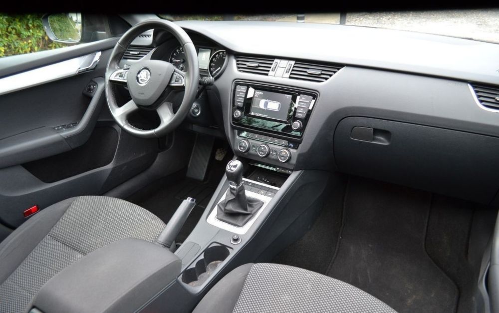 Skoda Octavia 1.6 TDI 105 CP – economică, întreținută, ideală familie/navetă