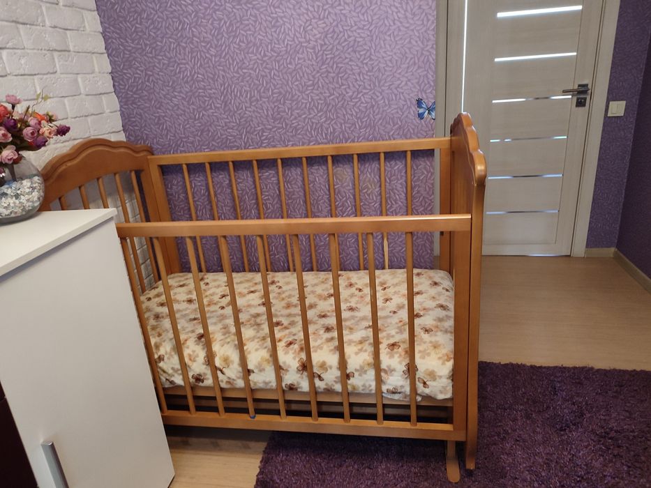 Манеж деревянный с матрацем