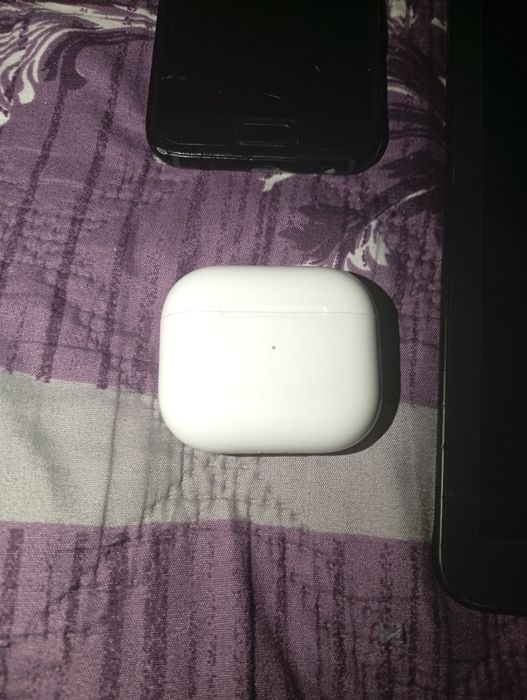 Vând airpots telefone tablete