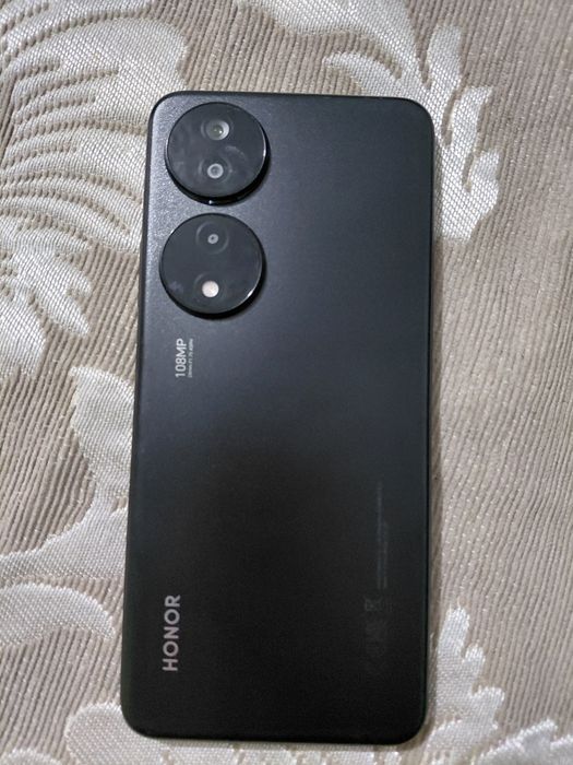 Продам смартфон HONOR X7b