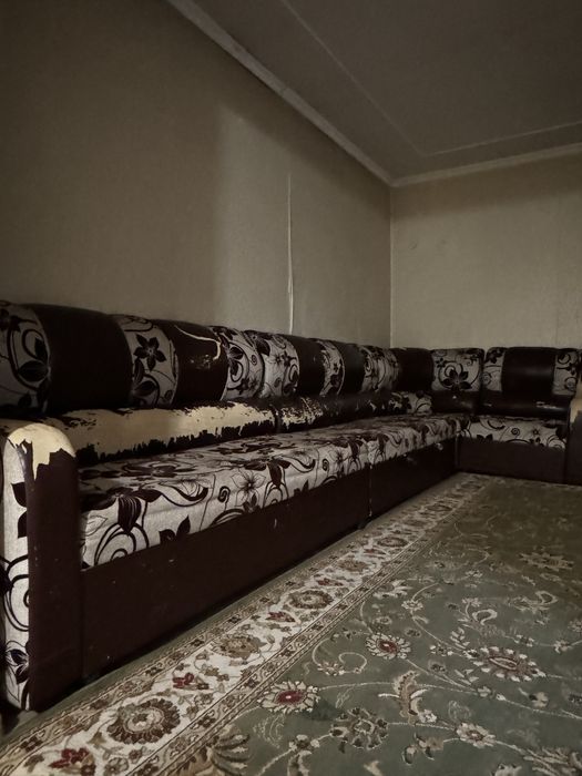 Диван угловой 4 метра СРОЧНО продам