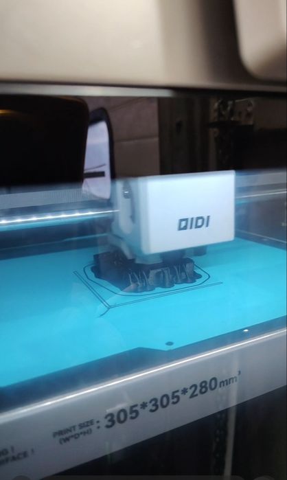 QIDI Plus4 – Mașină EXTREMĂ ABS / PA / PC / CF – stare perfectă